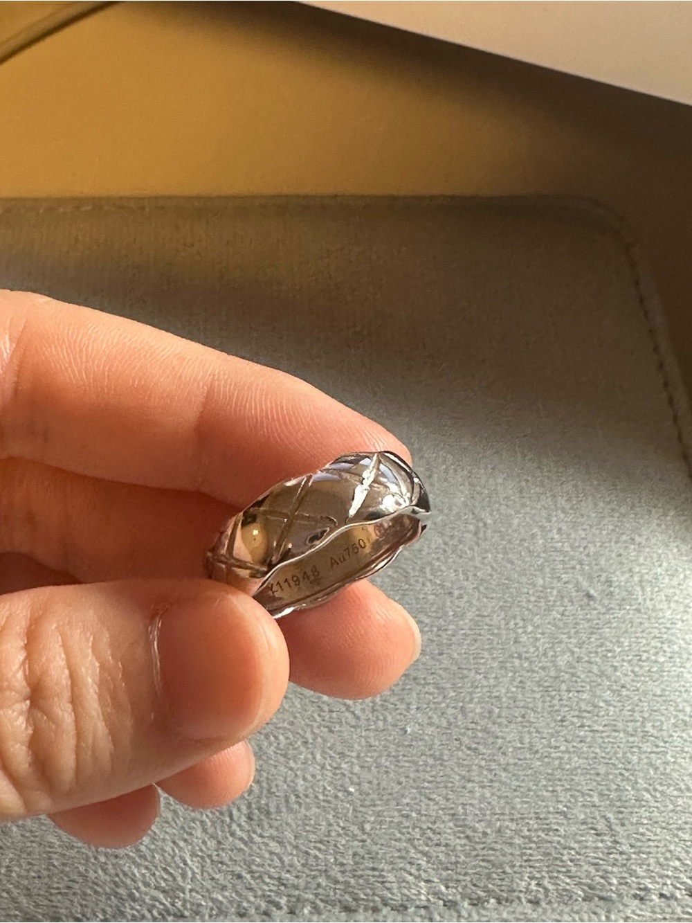 Wide Quilted Pattern white gold Ring